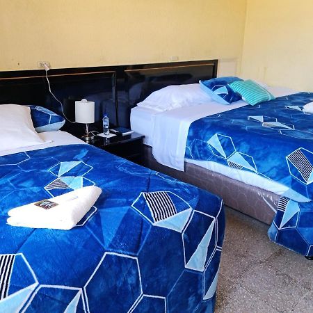 קצאלטננגו Hotel Kasa Kamelot Las Rosas מראה חיצוני תמונה