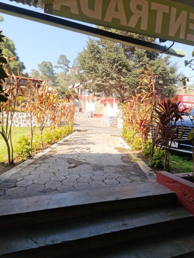 קצאלטננגו Hotel Kasa Kamelot Las Rosas מראה חיצוני תמונה